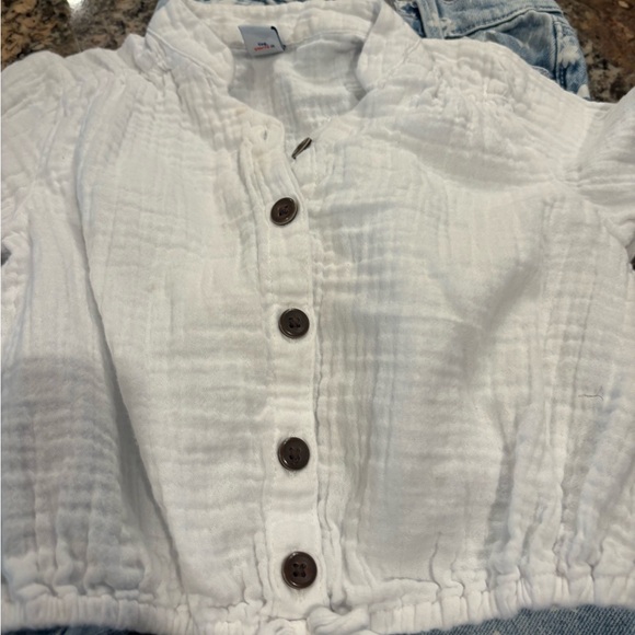 Floral Print Blue Jeans with White Top - Picture 2 of 4